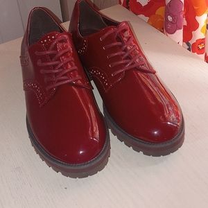 New Nine West burgundy oxfords